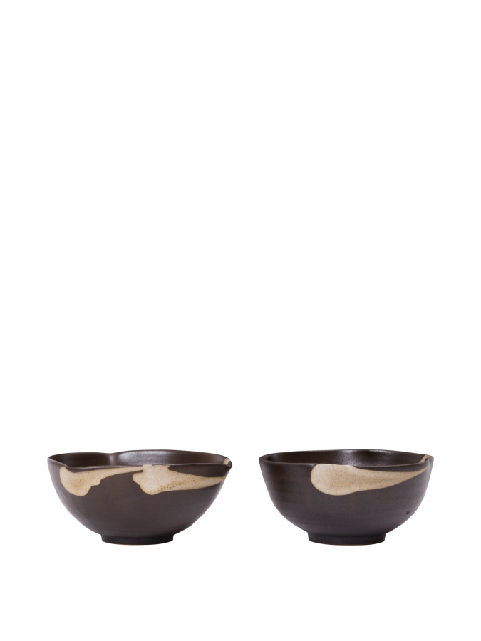 FERM LIVING miseczki KOYO Ø11,5 – zestaw 2 sztuk – dark brown/buff.png