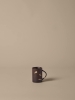 FERM LIVING kubek KOYO – dark brown/buff.jpeg