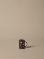 FERM LIVING kubek KOYO – dark brown/buff.jpeg