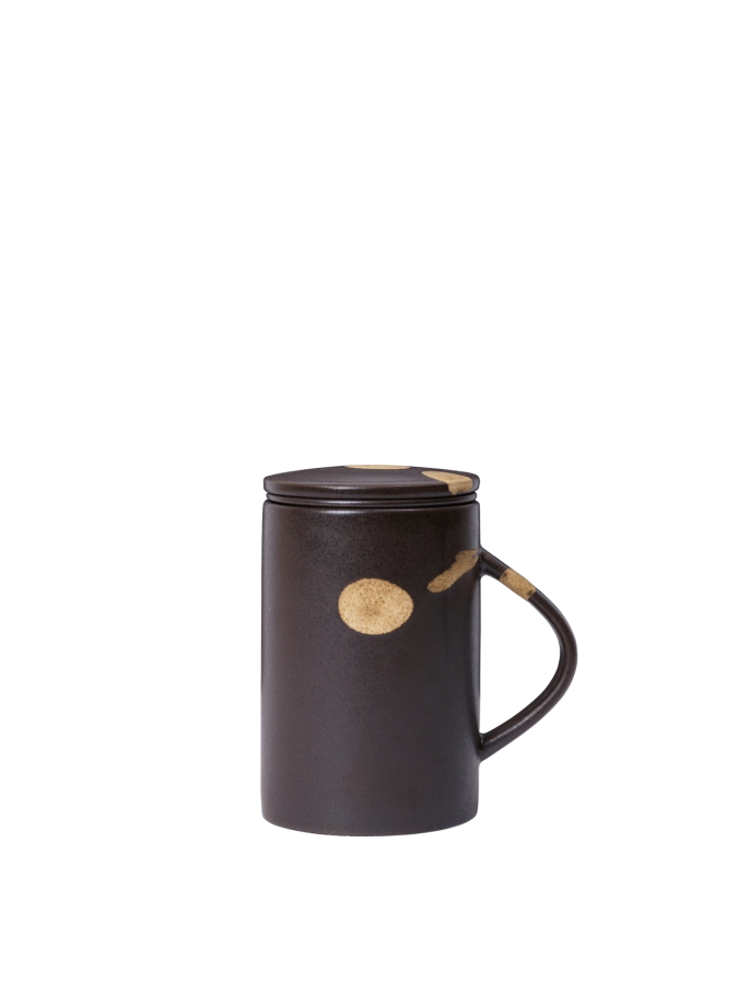 FERM LIVING kubek do herbaty z zaparzaczem KOYO – dark brown/buff.png
