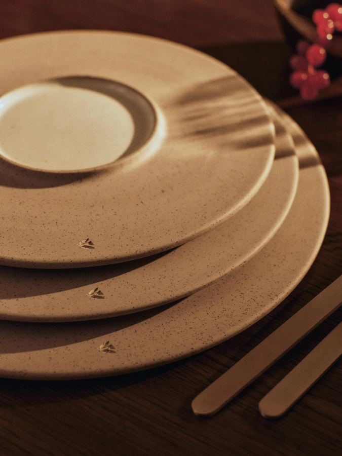 FERM LIVING zestaw 2 sztuk talerzy deserowych SONAE Ø28 – grey/white.jpeg