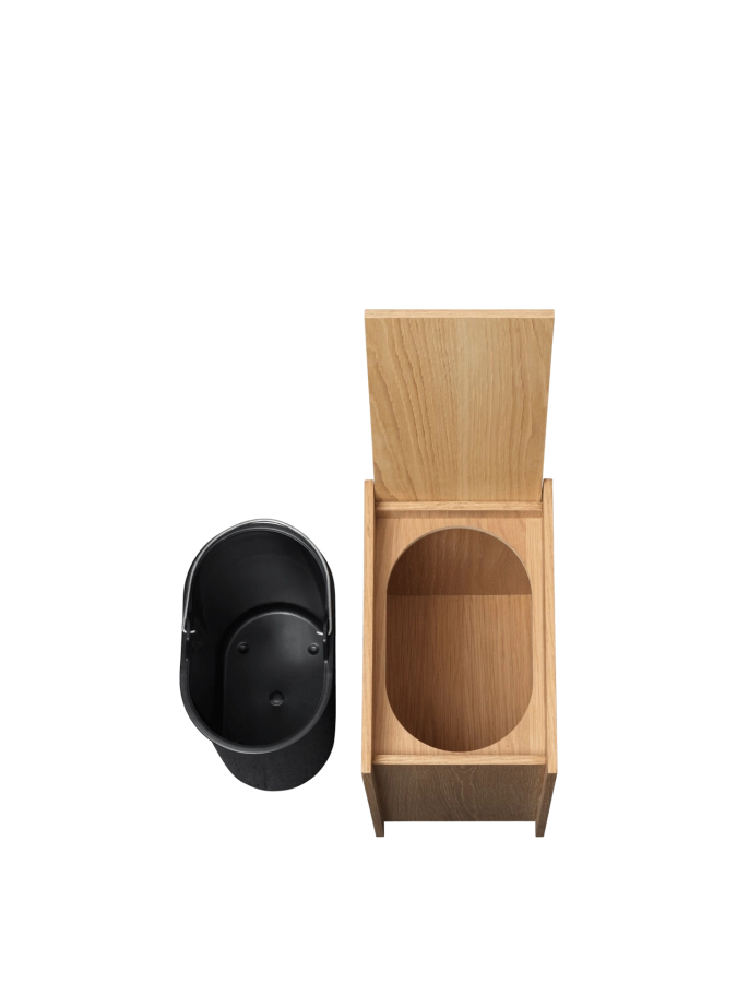 FERM LIVING drewniany kosz na śmieci SAMA 35 – dąb.png