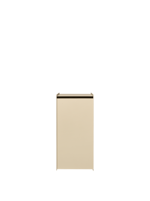 FERM LIVING drewniany kosz na śmieci SAMA – kaszmirowy.png