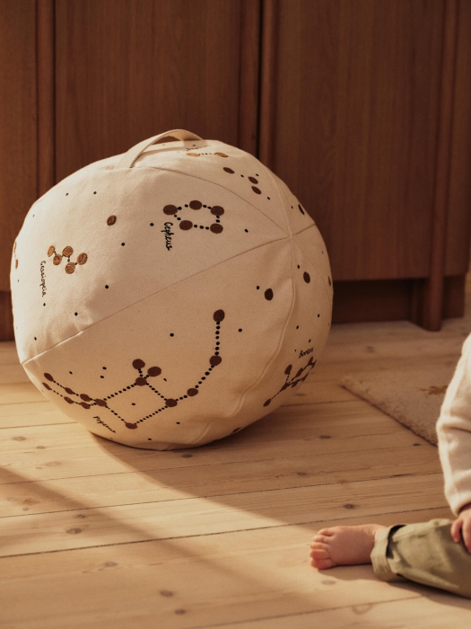 FERM LIVING puf CONSTELLATION – naturalny.jpeg