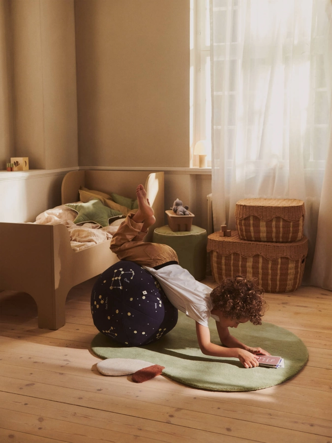 FERM LIVING puf CONSTELLATION – granatowy.jpeg