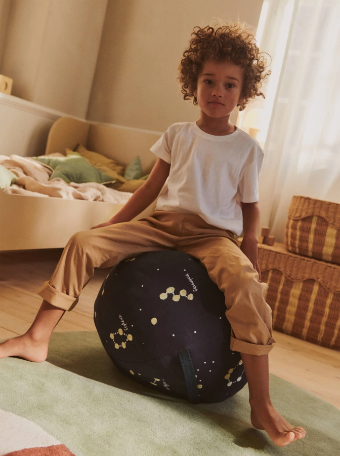 FERM LIVING puf CONSTELLATION – granatowy.jpeg