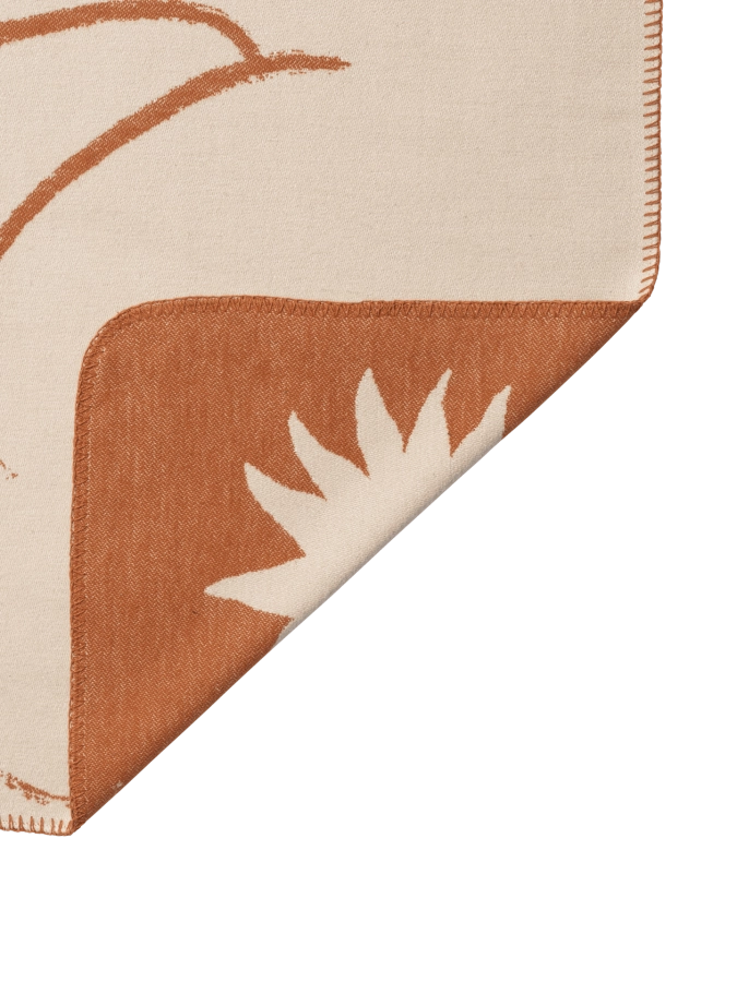 FERM LIVING koc SKYE – siena/pergaminowy.png