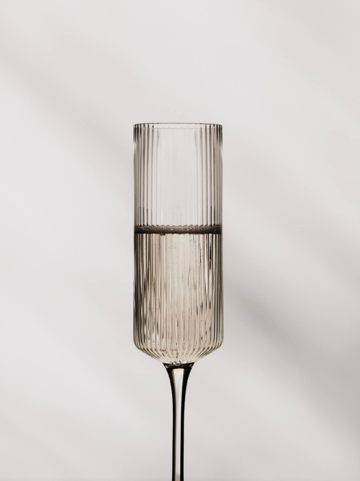 FERM LIVING kieliszki do szampana RIPPLE (2 szt.) przezroczyste.jpeg