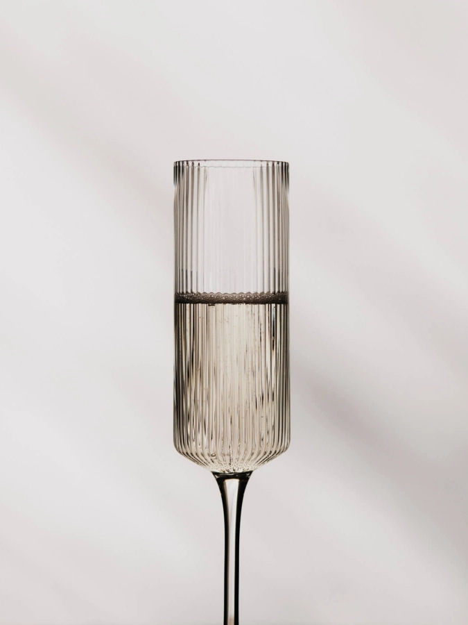 FERM LIVING kieliszki do szampana RIPPLE (2 szt.) przezroczyste.jpeg