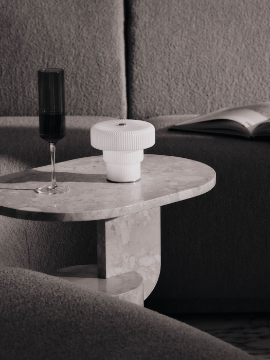 FERM LIVING kieliszki do szampana RIPPLE (2 szt.) dymione.jpeg