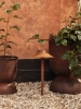FERM LIVING doniczka HOURGLASS rdzawa M.jpeg