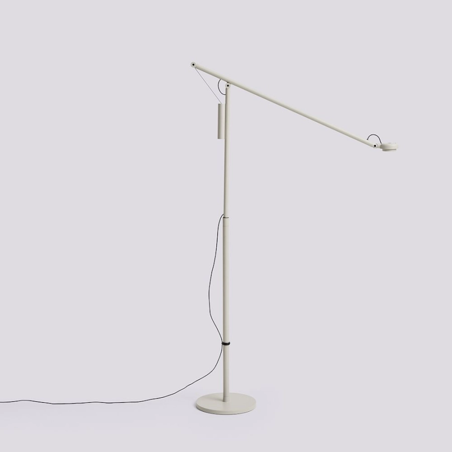 HAY lampa podłogowa FIFTY-FIFTY – popielata szarość.jpg