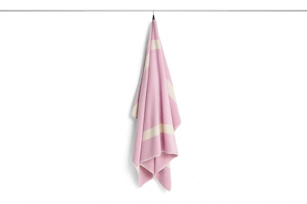 HAY ręcznik kąpielowy STRIPE – 100 × 150 cm – chłodny róż.webp