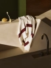 HAY ręcznik kąpielowy STRIPE – 70 × 140 cm – burgundowy.webp