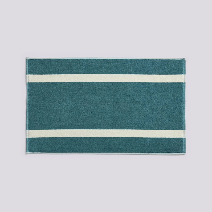 HAY mata łazienkowa STRIPE – 50 × 80 cm – petrolowy błękit.jpg