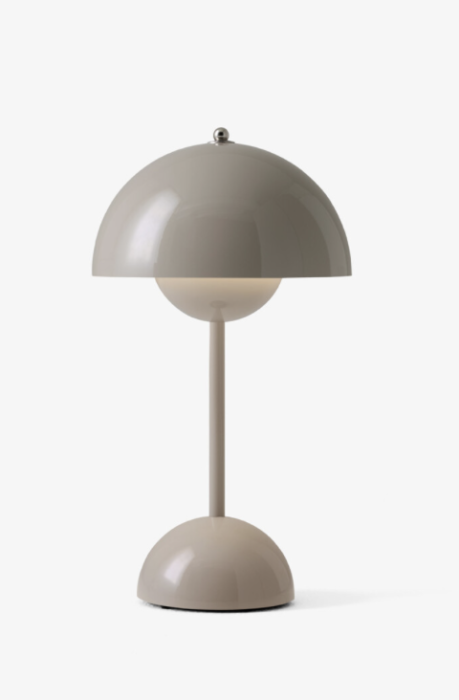 &Tradition lampa stołowa - przenośna FLOWERPOT VP9 Grey Beige.png
