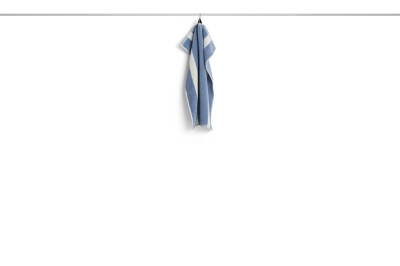 HAY ręcznik do rąk STRIPE – 40 × 60 cm – przygaszony błękit