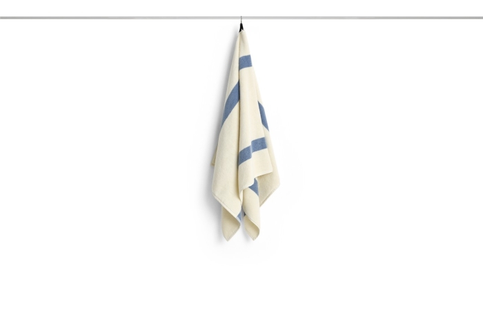 HAY ręcznik kąpielowy STRIPE – 70 × 140 cm – przygaszony błękit.jpg