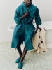 HAY szlafrok waflowy WAFFLE BATHROBE – paski w odcieniach petrolowego błękitu.jpg