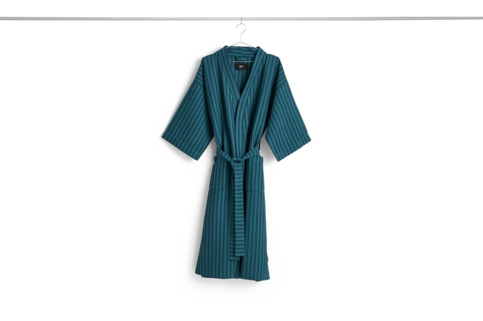 HAY szlafrok waflowy WAFFLE BATHROBE – paski w odcieniach petrolowego błękitu.jpg