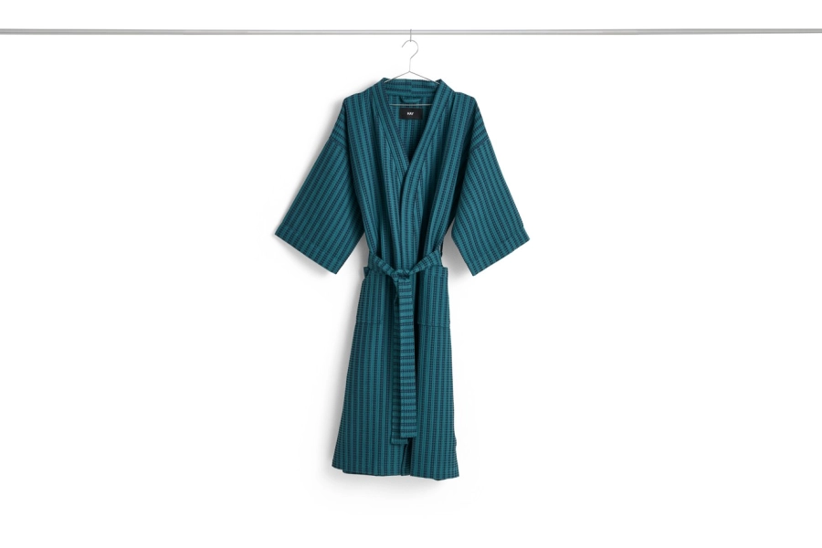 HAY szlafrok waflowy WAFFLE BATHROBE – paski w odcieniach petrolowego błękitu.jpg