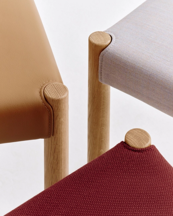 AG152-G309-AP58-02AS_Pack Chair 11 Grano cognac_AG152-G300-AA01-01CM_Pack Chair 11 Pack Chair Remix 126_AG152-G299-AA07-01MR_Pack Chair 11 Steelcut 655.jpg