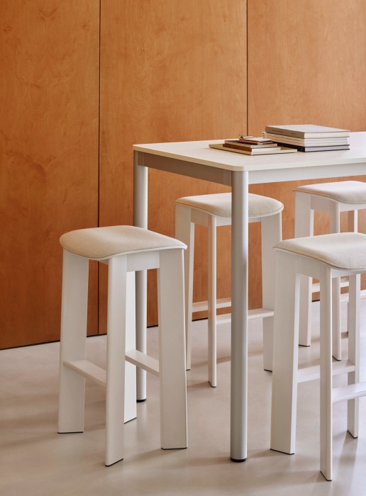 AG085-G175-AA04-02CY_Chisel 30 Bar Stool Mode 011_AF205-F305-AT17_Annex Table Flush.jpg
