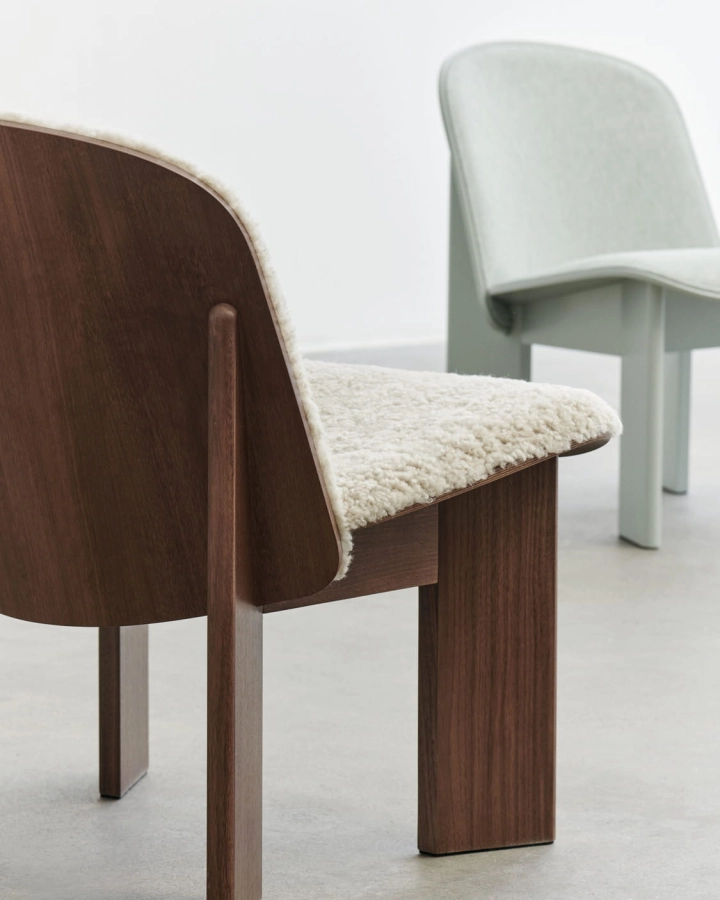Chisel Lounge Chair front uph Mohawi 21 wb lacquered walnut_Chisel Lounge Chair front uph Metaphor 023 eucalyptus wb lacquer beech.jpg