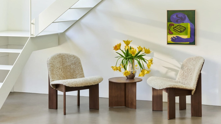 Chisel Lounge Chair front uph Mohawi 21 wb lacquered walnut_Slit Table Wood Round wb lacquer walnut.jpg