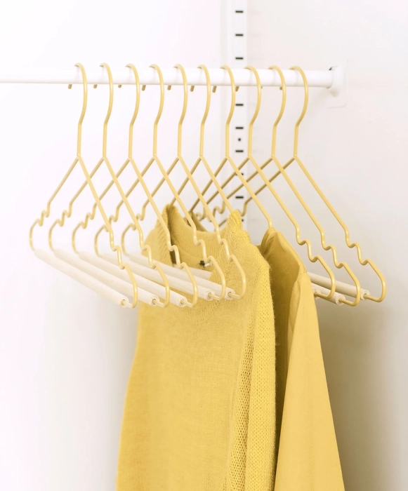 MUSTARD zestaw 10 wieszaków THE HANGERS butter.webp