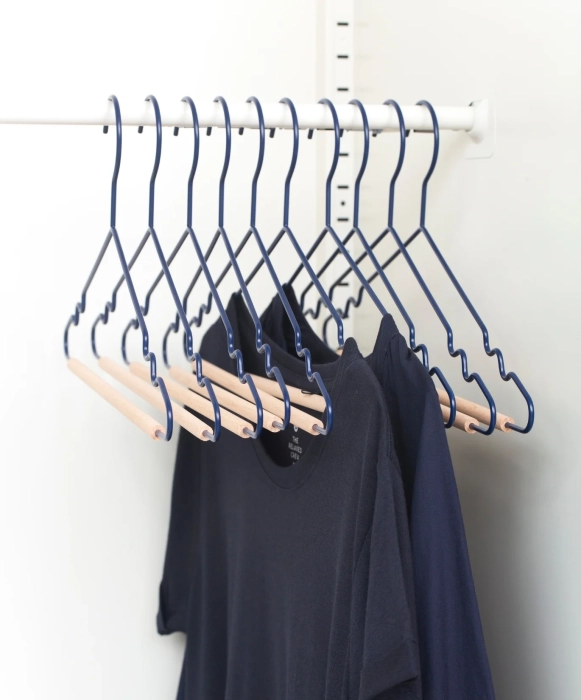 MUSTARD zestaw 10 wieszaków THE HANGERS navy.webp