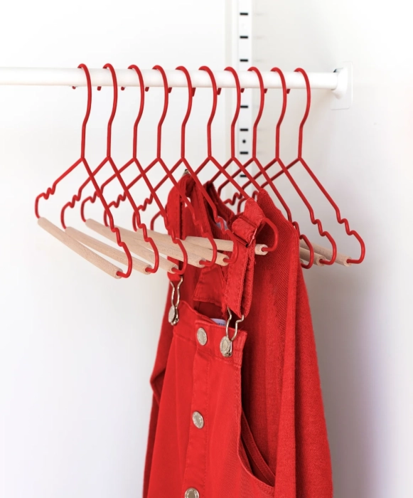 MUSTARD zestaw 10 wieszaków dziecięcych THE HANGERS poppy.webp
