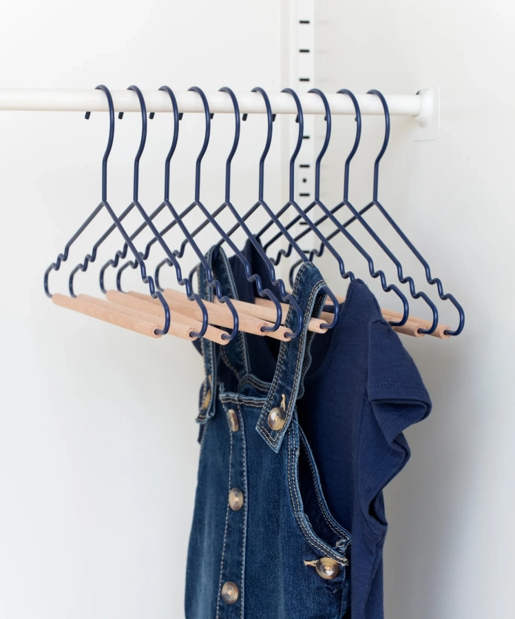 MUSTARD zestaw 10 wieszaków dziecięcych THE HANGERS navy.webp