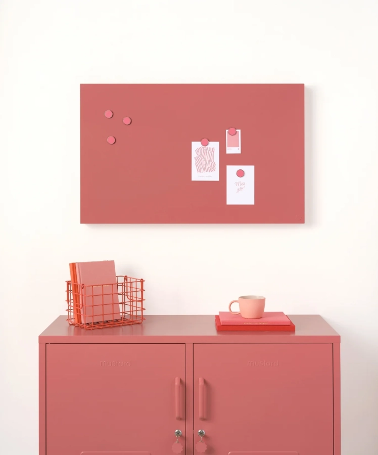 MUSTARD tablica magnetyczna THE STORYBOARD berry.webp
