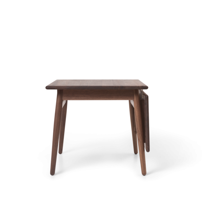 https---admincms.carlhansen.com-globalassets-products-coffee-tables-nd55-nd55_walnut_oil_front_1 Duży.png
