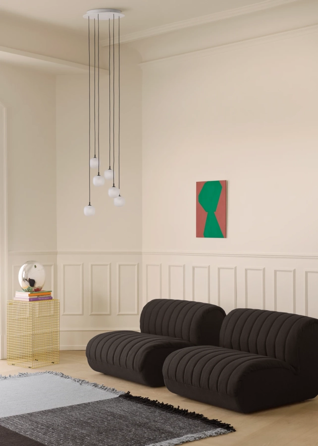 coltre-center-a-vidar-4-386-verso-rug-cool-grey-dark-brown-rime-12-cluster-6-black-inner-view-high-res.webp