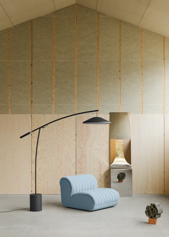 coltre-center-module-a-hearth-12-contra-floor-lamp-anthracite-black-pleat-mirror-high-res.webp