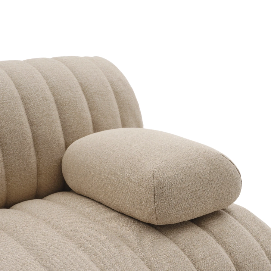 Coltre-armrest-cushion-ecriture-240-detail-muuto-5000x5000-hi-res.webp