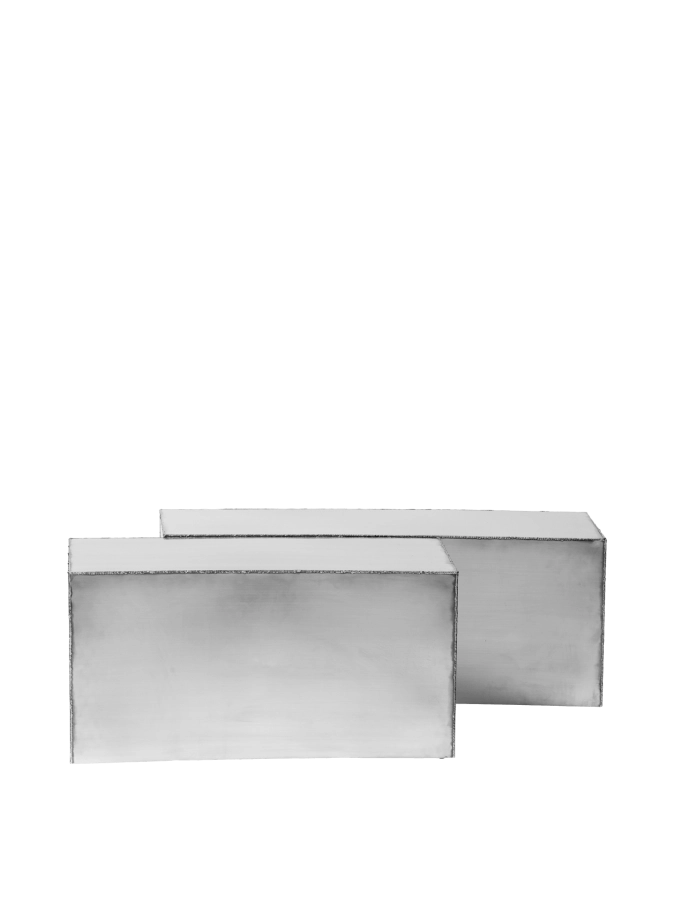 FERM LIVING zestaw 2 stolików kawowych FERRA – stal nierdzewna.png