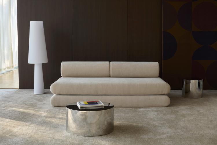 circlus-daybed-round-cushions-410-low-e1.Jpg