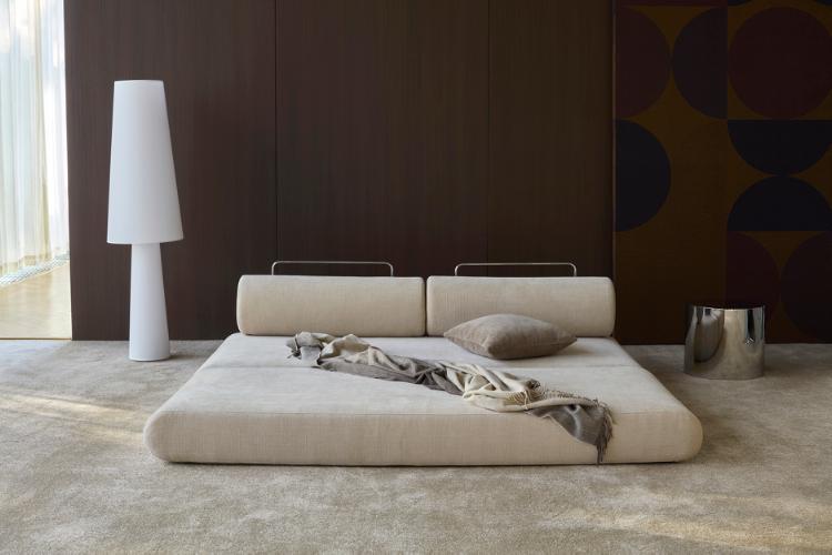 circlus-daybed-round-cushions-410-low-e2.Jpg