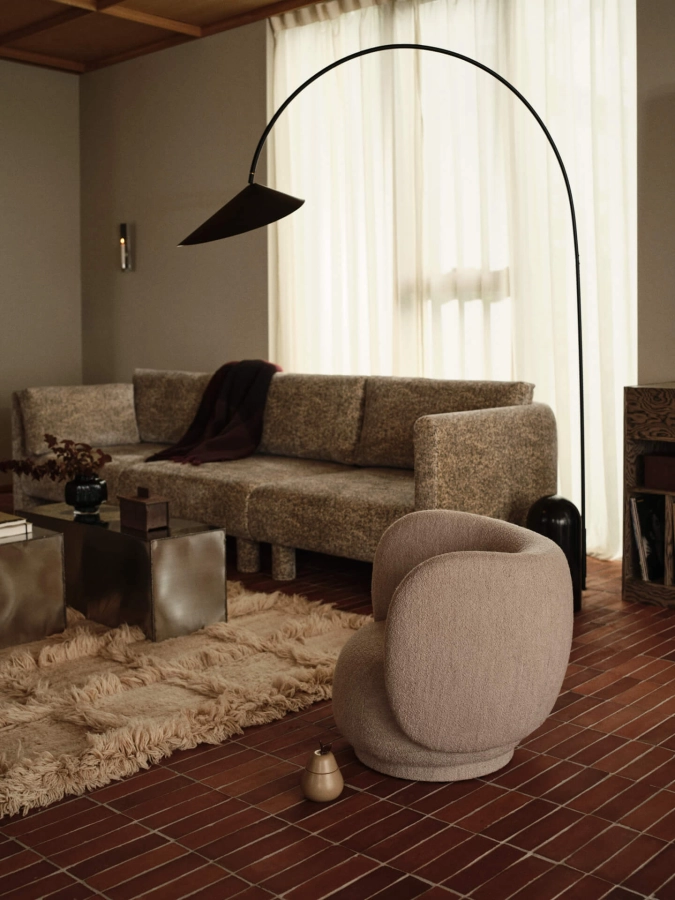 FERM LIVING lampa podłogowa łukowa ARUM czarna.jpeg