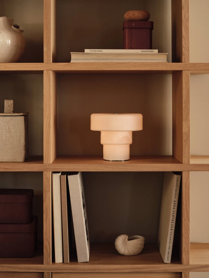 FERM LIVING lampa przenośna RIPPLE Ø 19 cm.jpeg