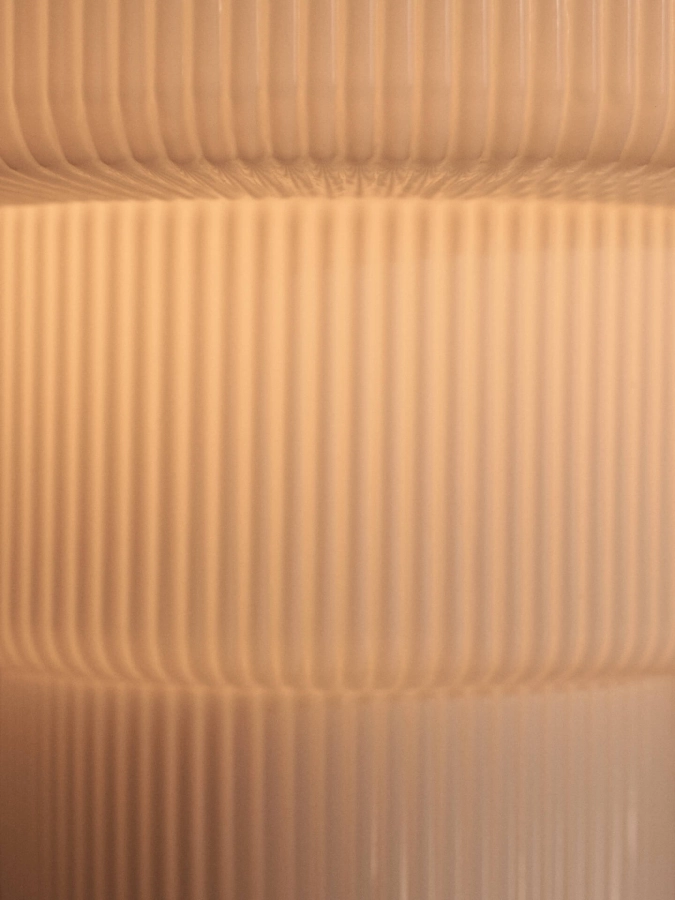 FERM LIVING lampa stołowa RIPPLE Ø 28 cm.jpeg