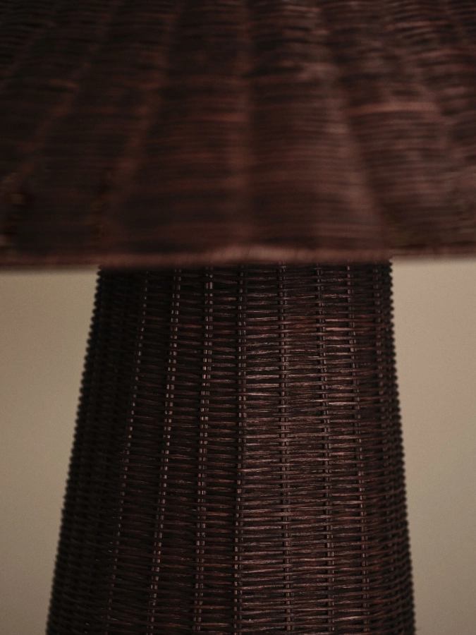 FERM LIVING lampa podłogowa DOU ciemny brąz.jpeg