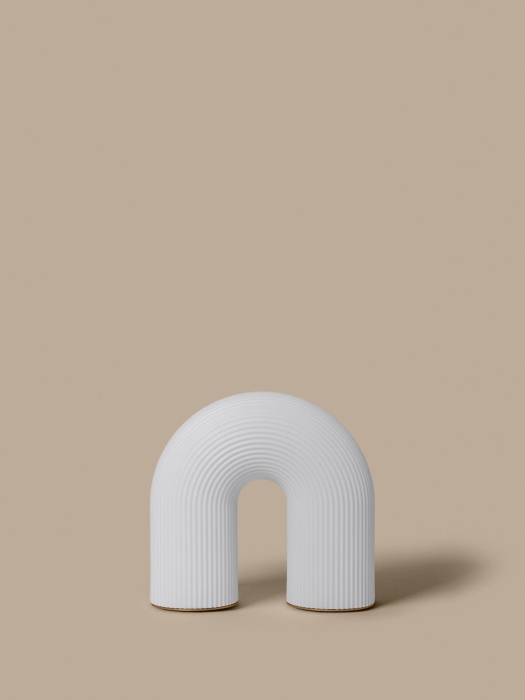 FERM LIVING lampa przenośna zewnętrzna VUELTA.jpeg