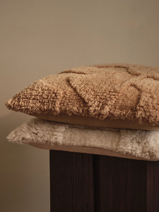 FERM LIVING zestaw dwóch poduszek tuftowanych RIME – off-white.jpeg