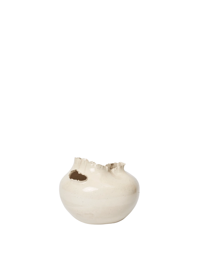FERM LIVING wazon okrągły TEREO – off-white w cętki, wys. 18 cm.png