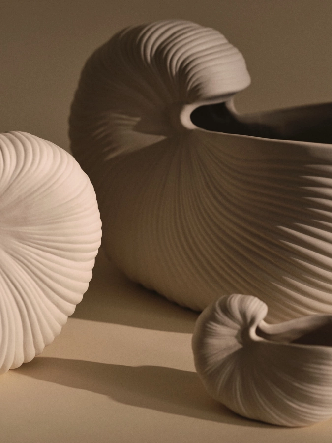 FERM LIVING doniczka / wazon / dekoracja SHELL M.jpeg
