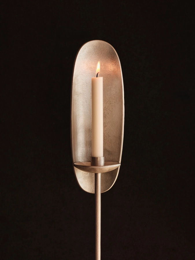 FERM LIVING świecznik podłogowy AGAPÉ – aluminium.jpeg